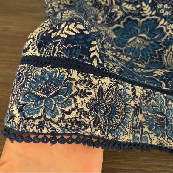 NWOT Warehouse One Blue and White Boho Floral Sleeveless Top - Picture 8 of 13